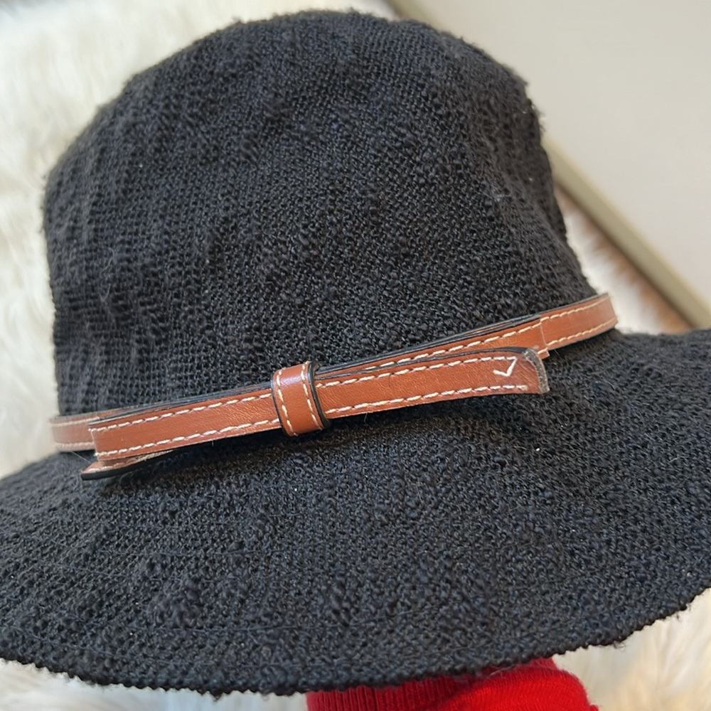 Beautiful Hat - Picture 3 of 5